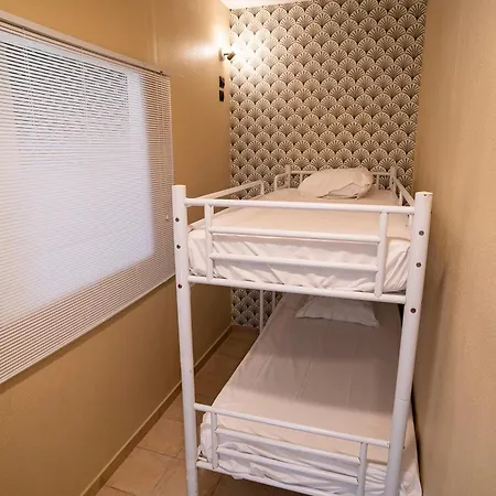 Отель De La Йер