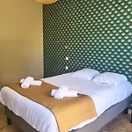 Hotel De La *