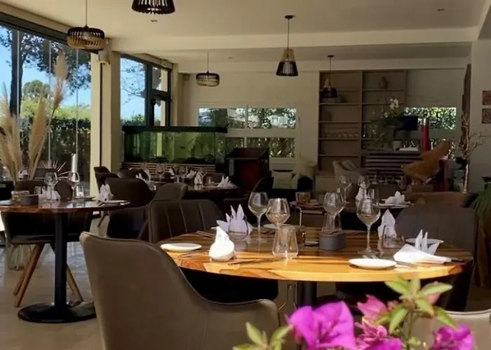 De La Hotel